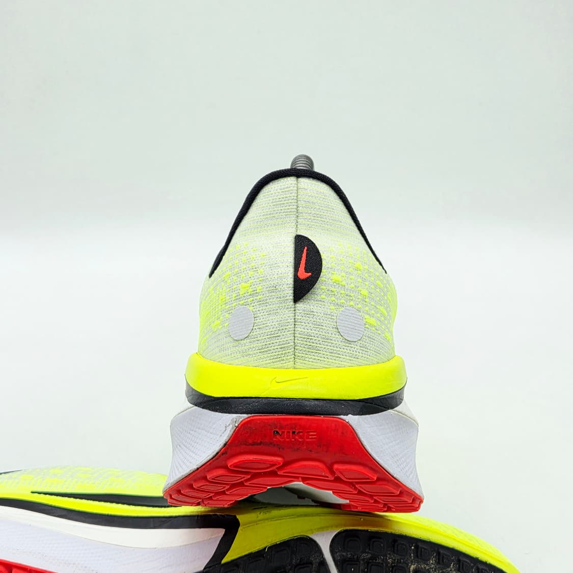 나이키 보메로 17 탈라리아 볼트 화이트 (275) 상품이미지2