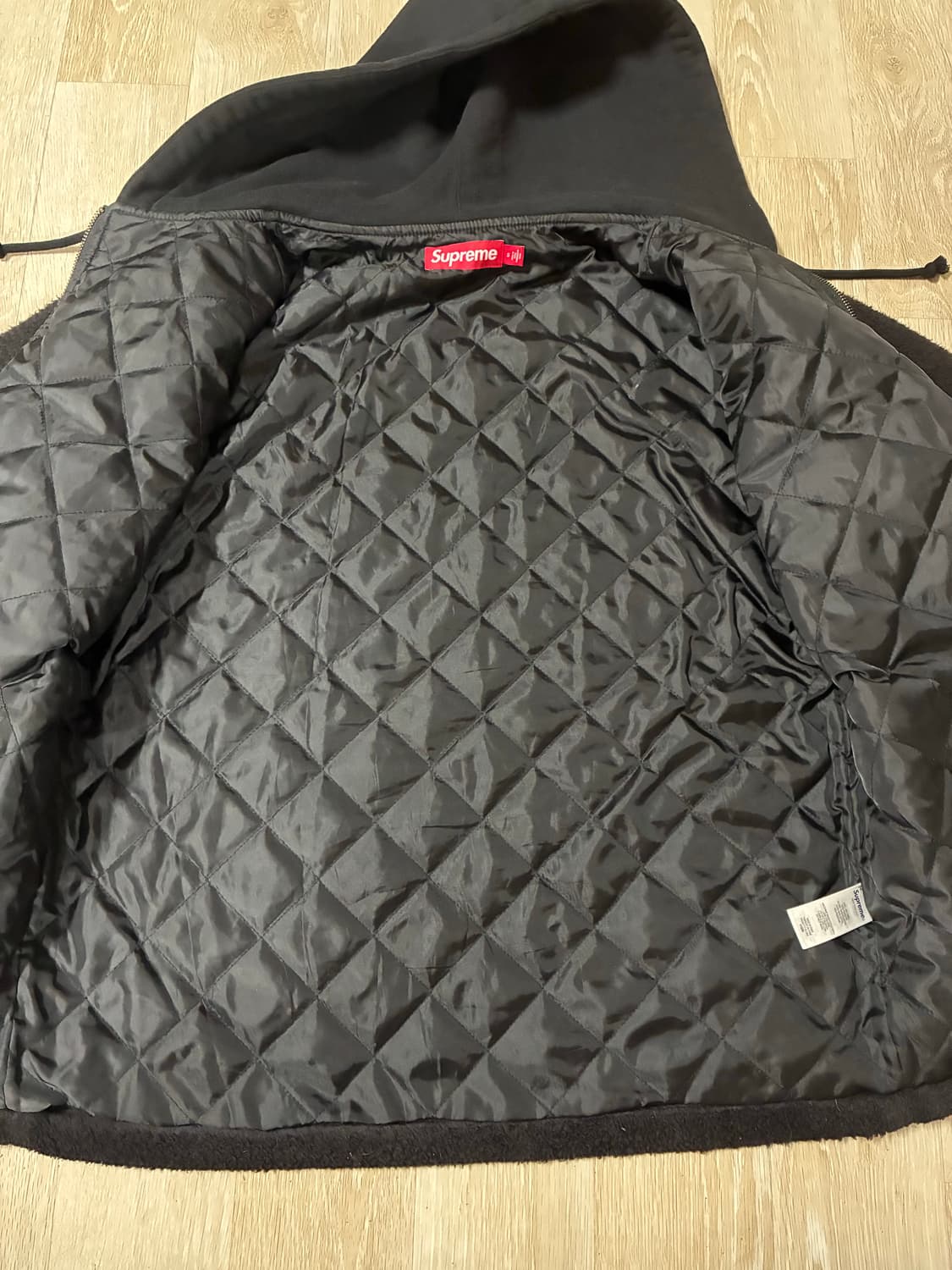 슈프림 23fw 플리스 누빔 후드 자켓 s 상품이미지3