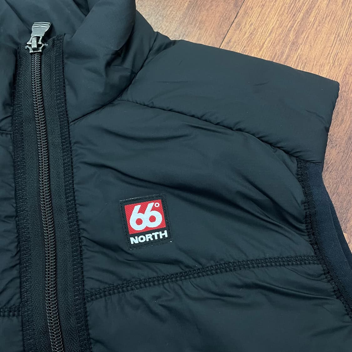 여성 66NORTH 블랙 베스트 상품이미지4