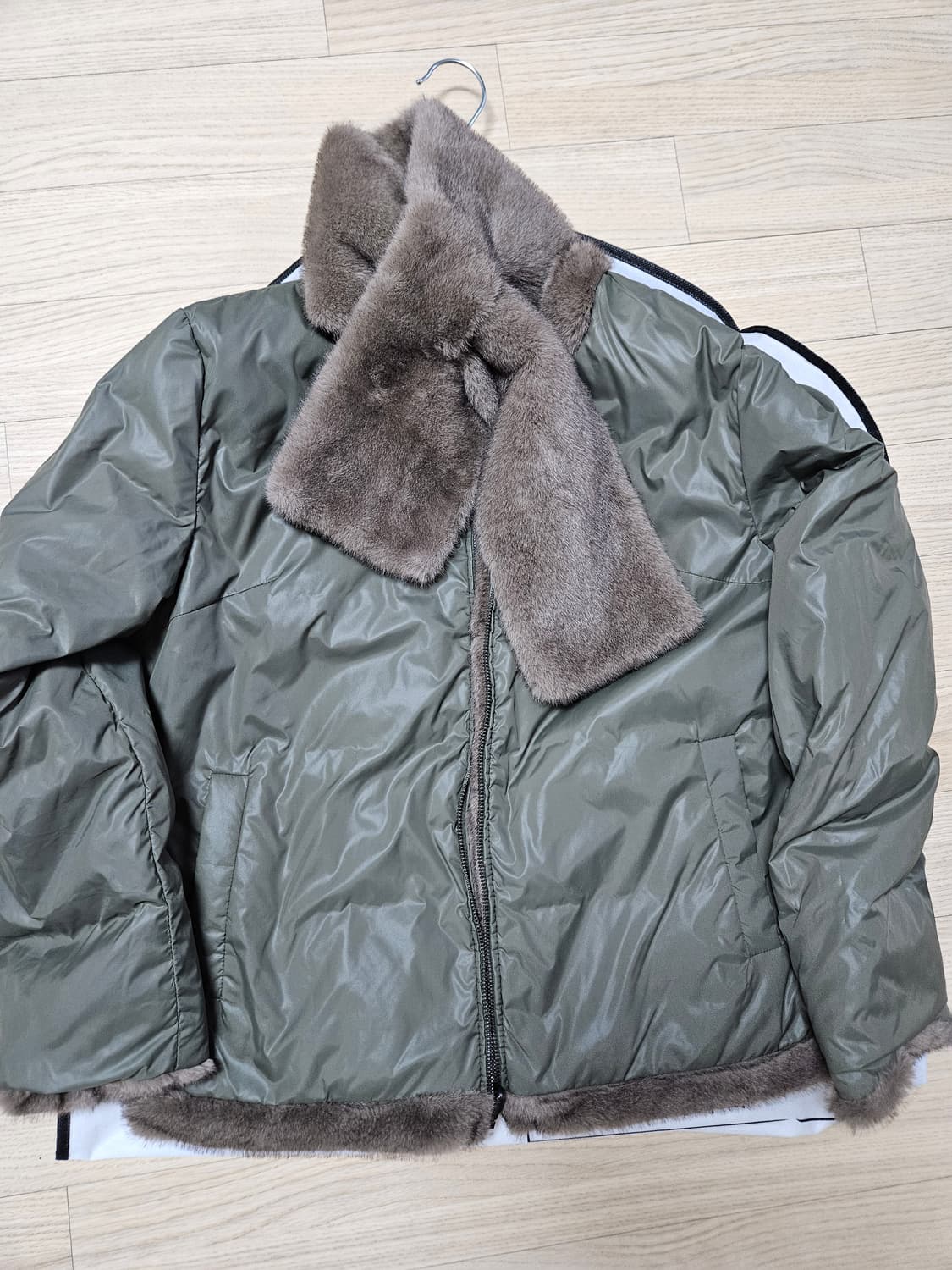 셀렙샵에디션의 FAUX밍크 헝가리구스다운 카키 상품이미지4