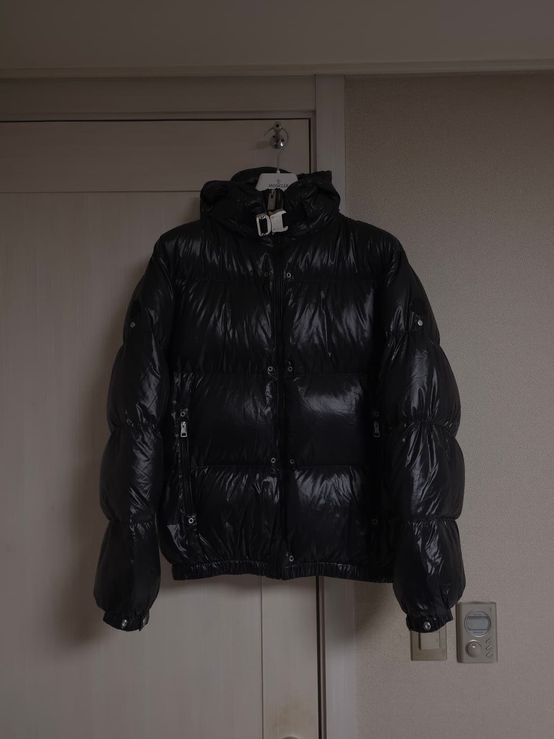 [3] 몽클레어 알릭스 22FW 알몬드 패딩 블랙 상품이미지1