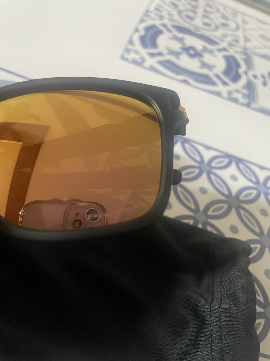 오클리 래치선글라스 스퀘어 블랙/골드 상품이미지2