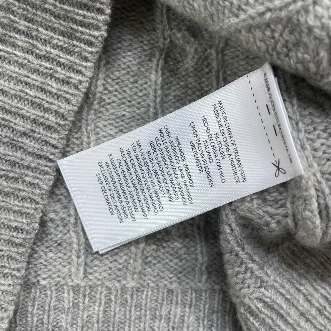 폴로 랄프로렌 포니 로고 브이넥 케이블 니트 그레이 상품이미지4