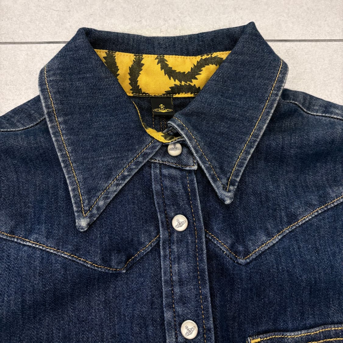 비비안 웨스트우드 x Lee 데님 셔츠 상품이미지3