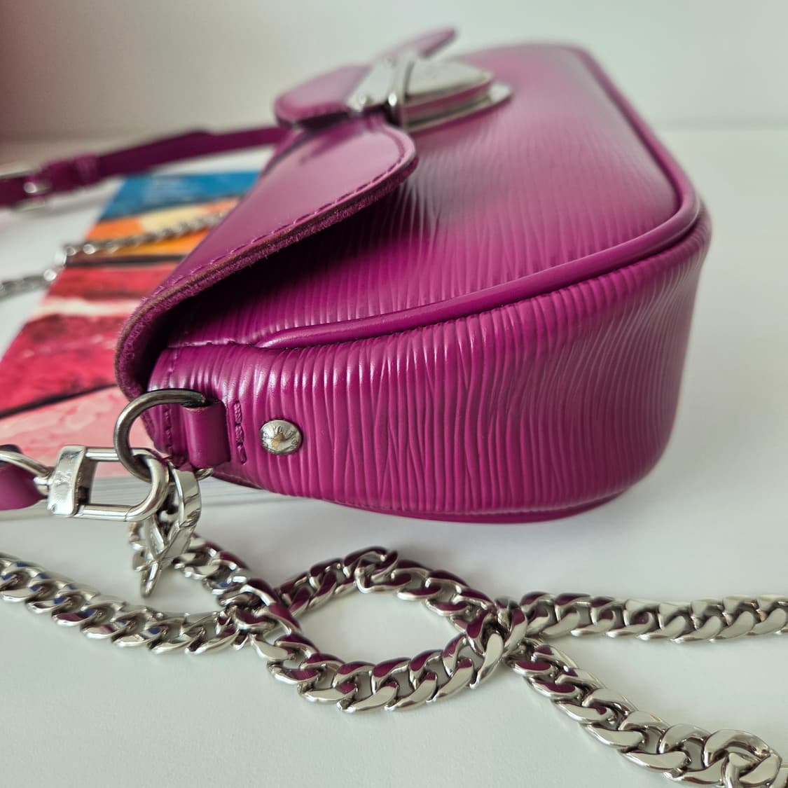 LOUISVITTON 루이비통 정품 에삐 바게트 몽테뉴 포쉐트 미니숄더 상품이미지4