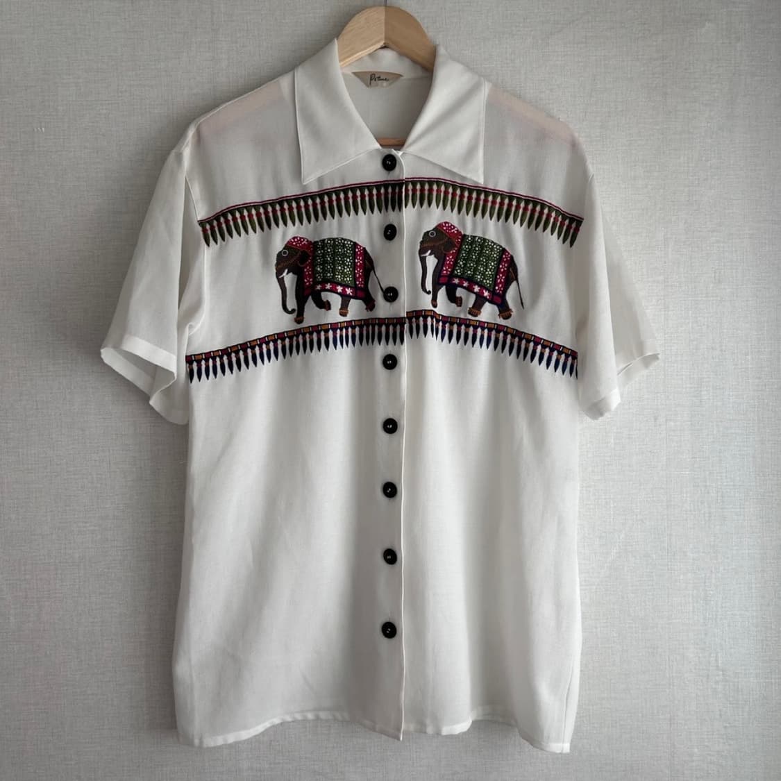 Vintage Elephant White Shirts 상품이미지1