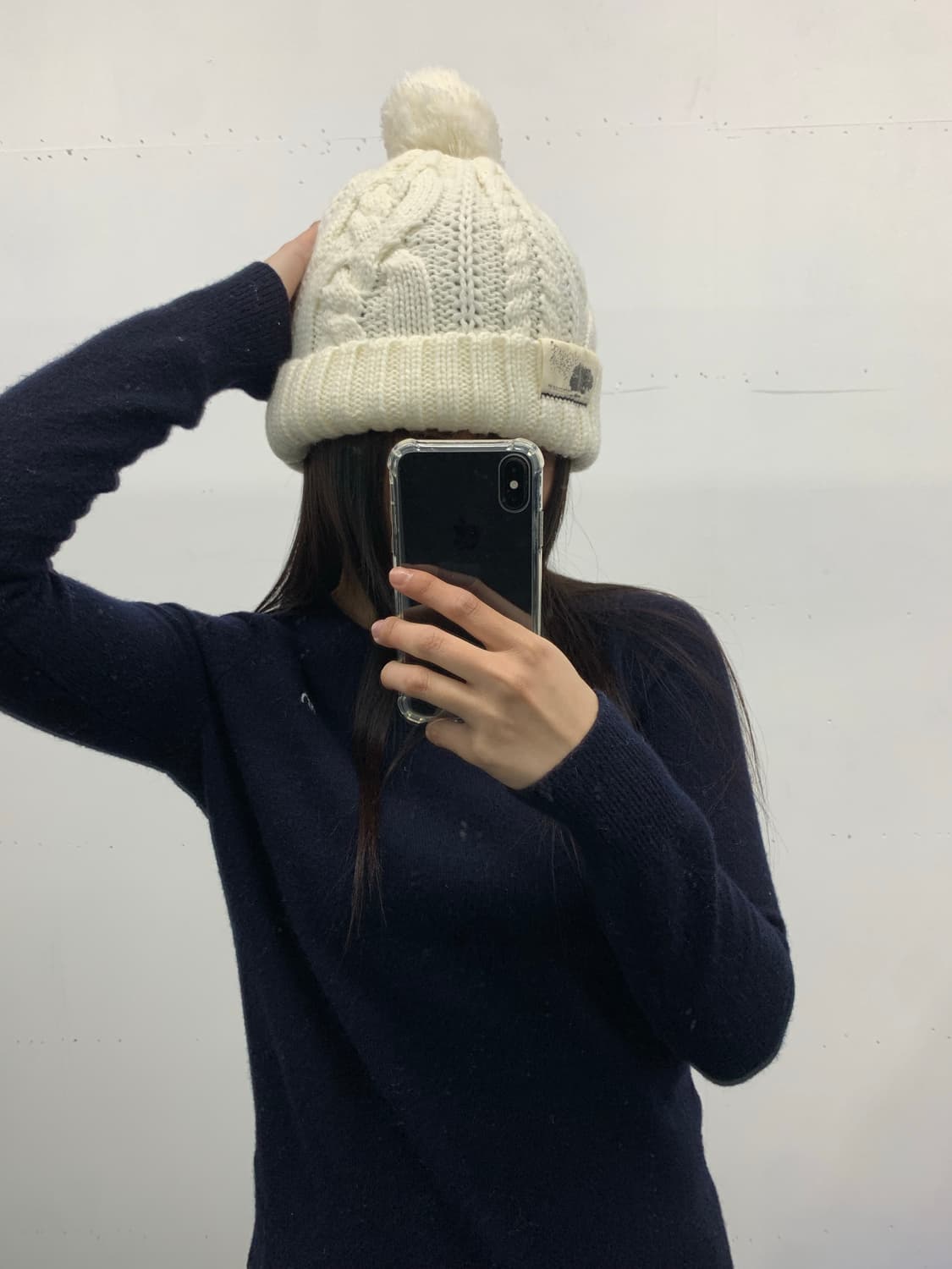 아이보리 폼폼이 비니 상품이미지1