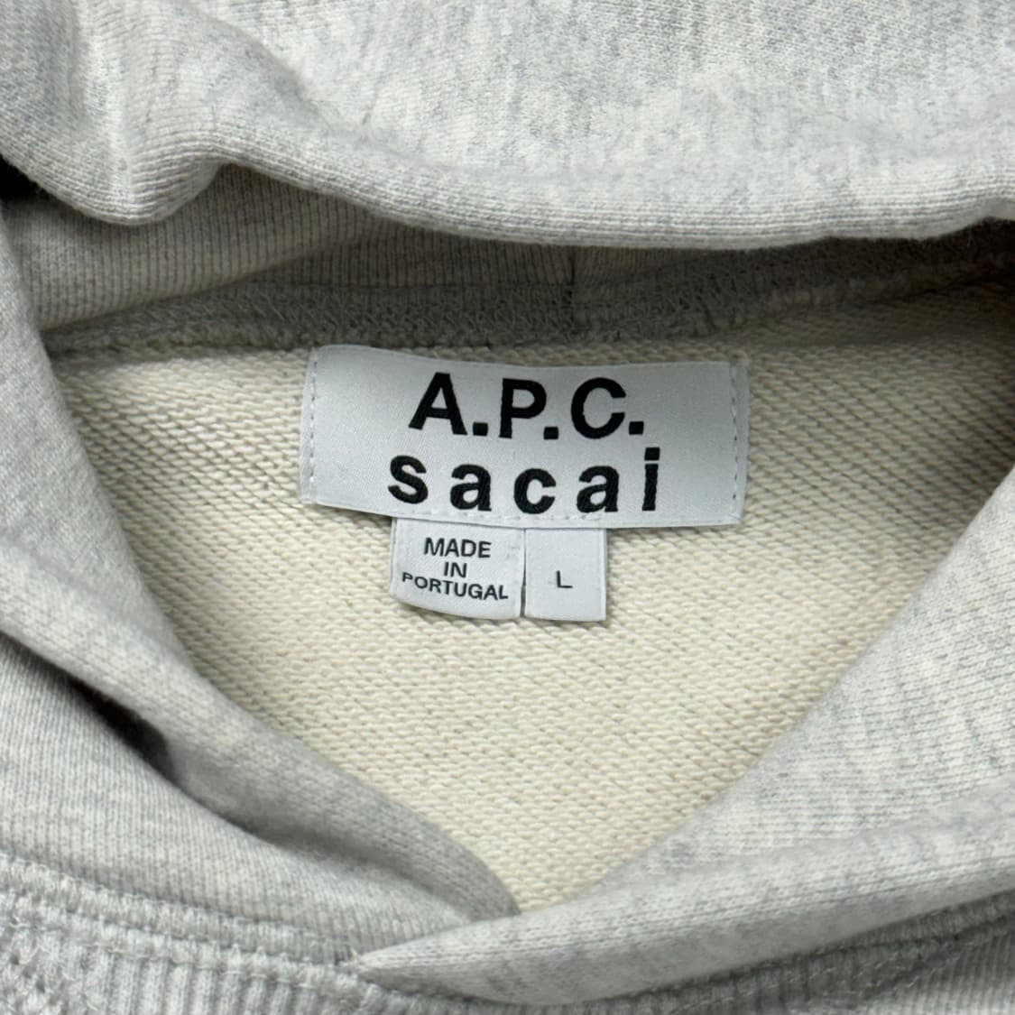(L) A.P.C. X sacai 아페쎄 사카이 절개 후드티 그레이 상품이미지4