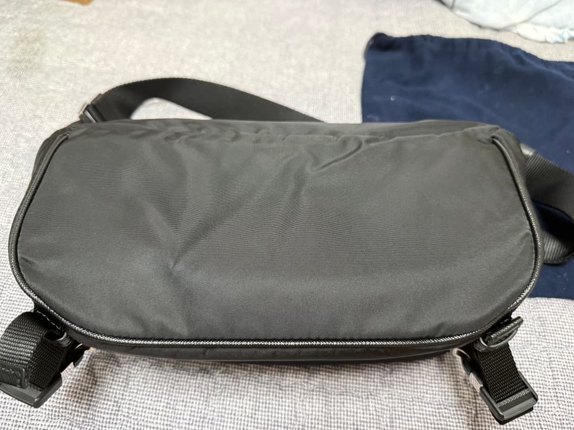 [M]프라다 바이커백 미디움 블랙 상품이미지10