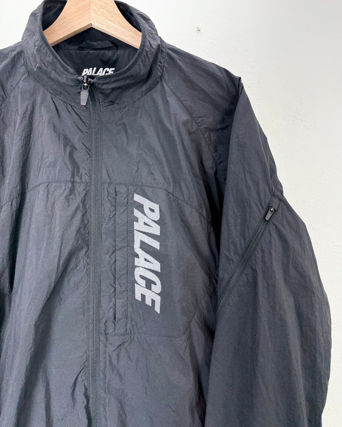 팔라스 25ss 벤틸레이트 후디 자켓 블랙 상품이미지4