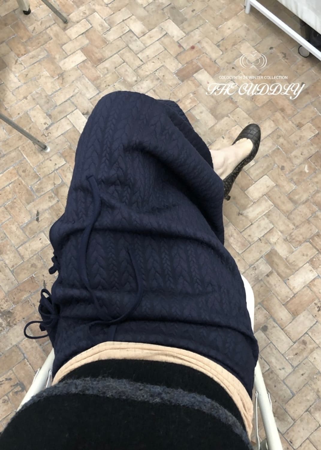 콜로신스 패딩 롱 스커트 네이비 상품이미지4