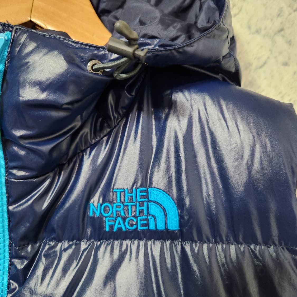 [85] 노스페이스 600 거위털 유광 패딩 조끼 H424 상품이미지3