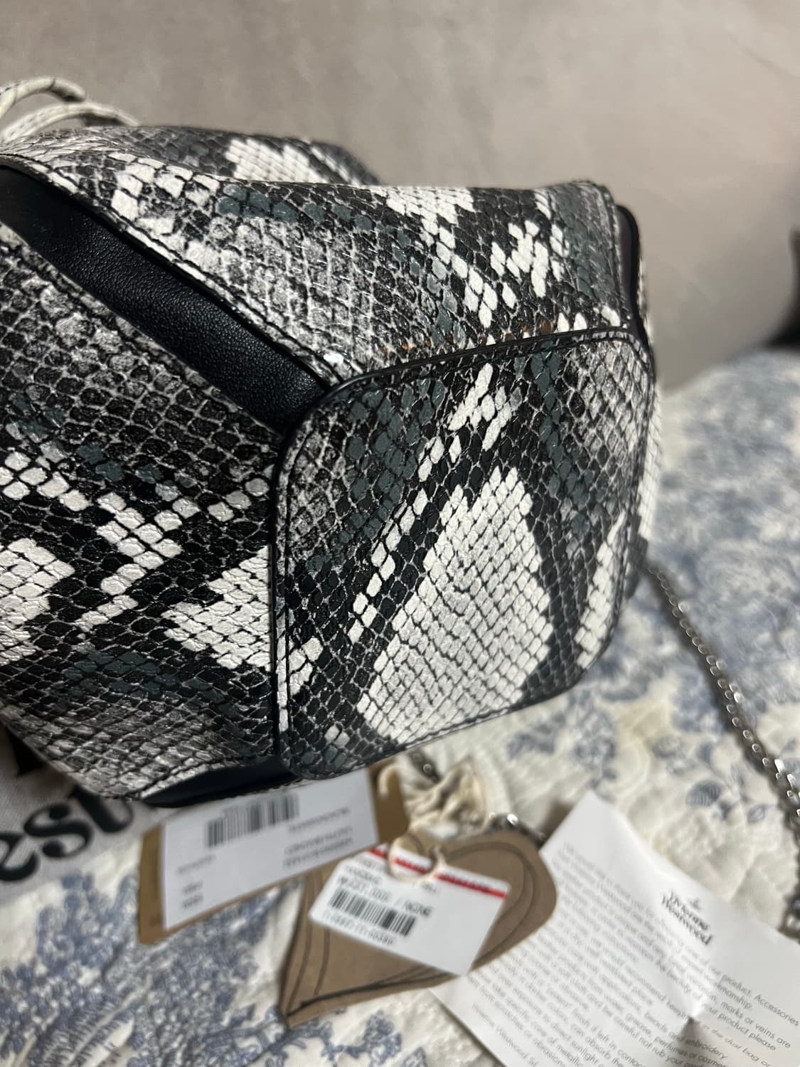 비비안웨스트우드  미니 버킷백 (히말라야 컬러) 상품이미지3