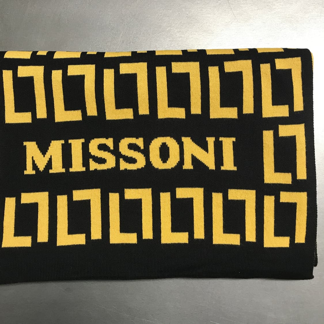 미쏘니 로고 머플러 상품이미지3