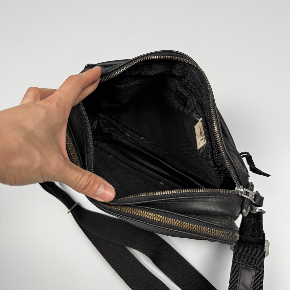 요시다포터 러기지라벨 뉴라이너 숄더백 블랙 상품이미지9