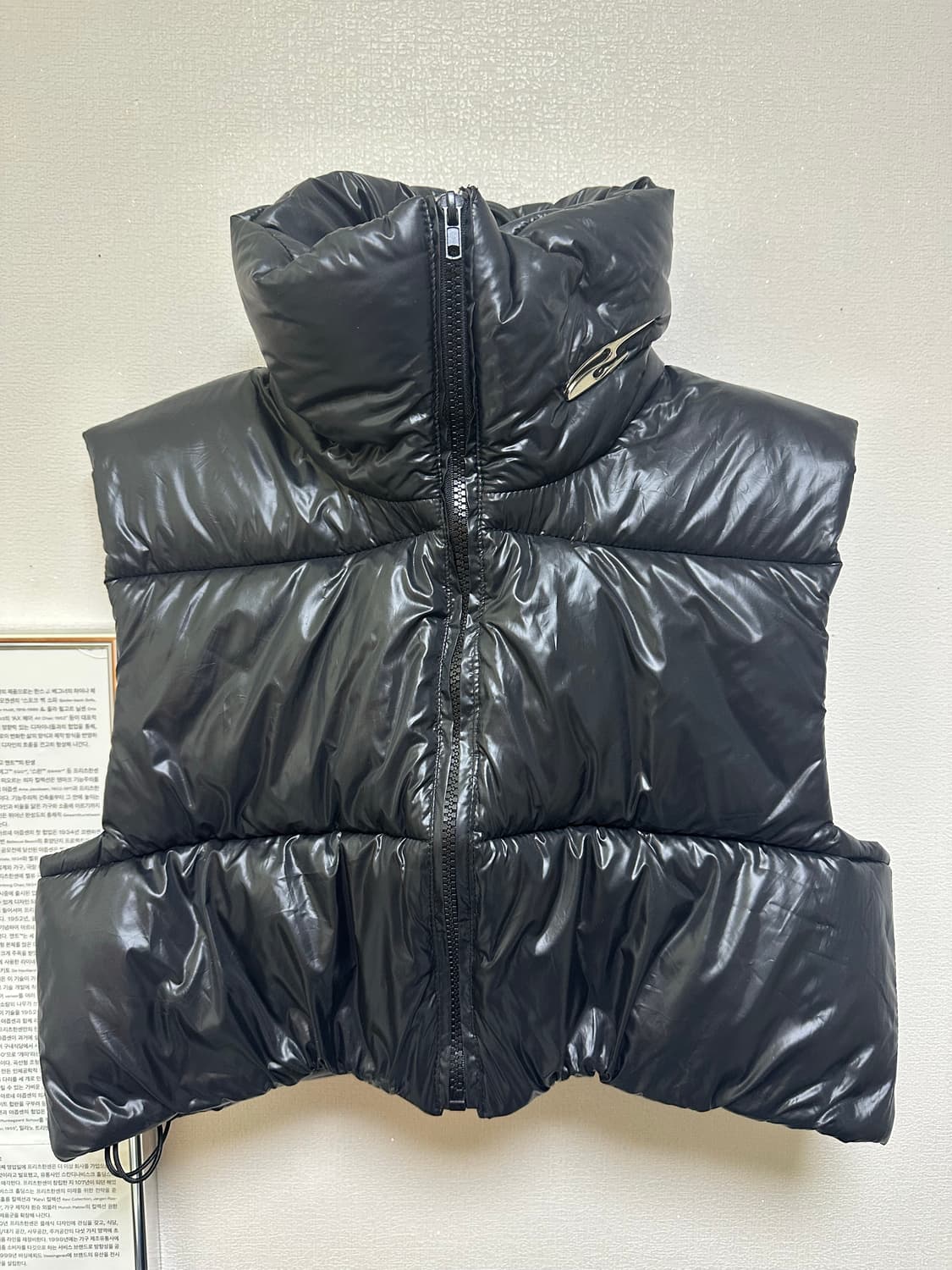 L.e.e.y 로고 크롭 패딩 조끼 상품이미지3