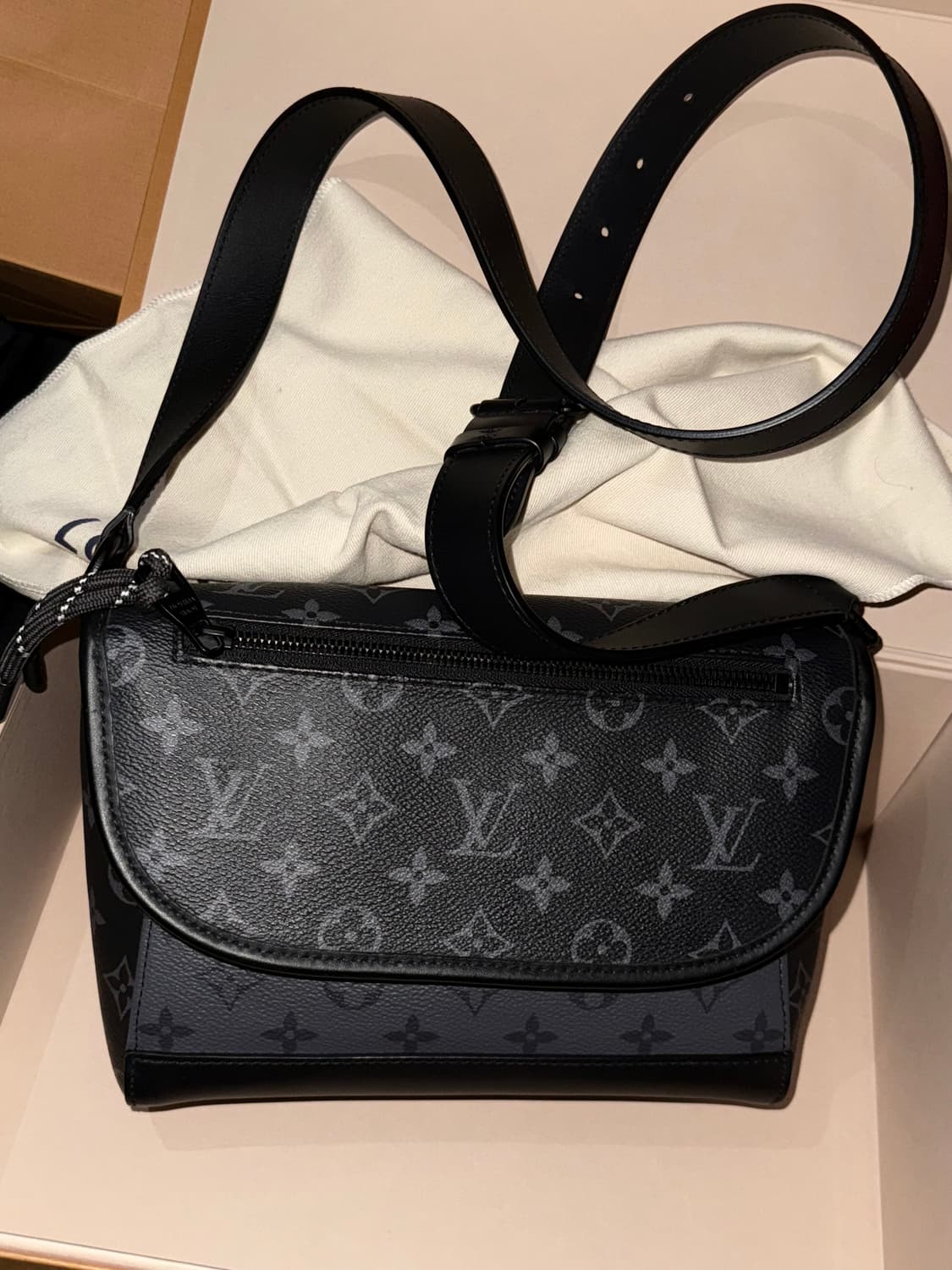 루이비통 남성 메신저백 크로스백 상품이미지1