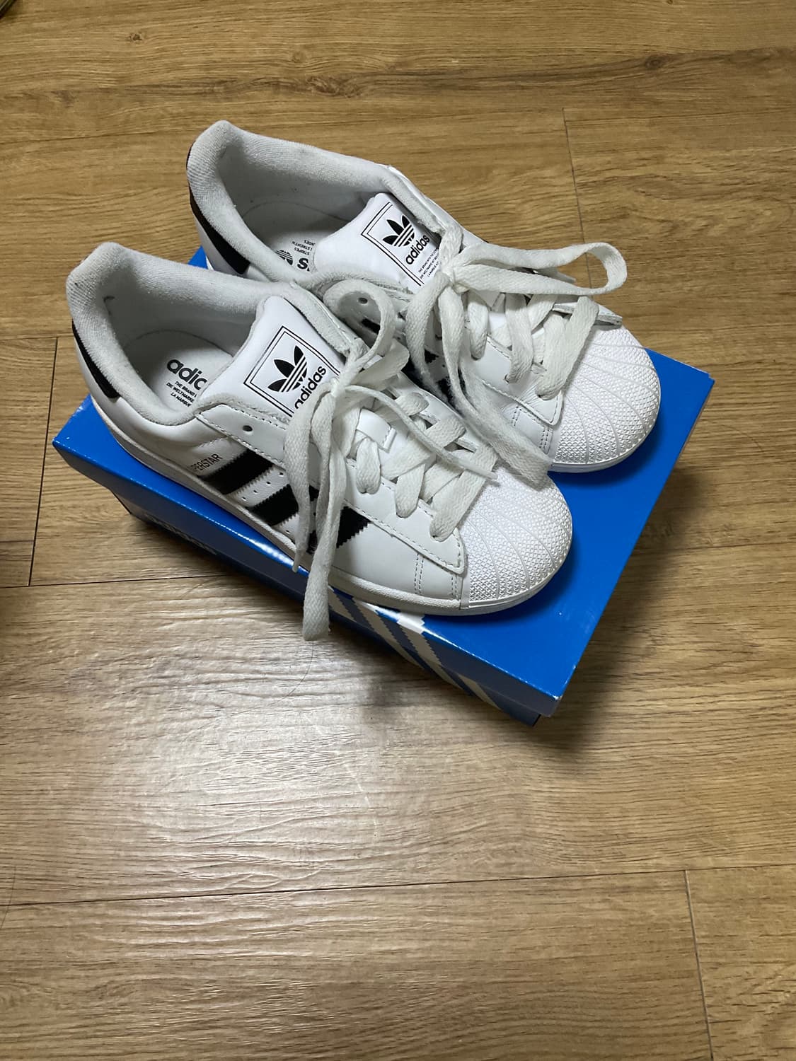 슈퍼스타 2 사이즈 225 상품이미지2