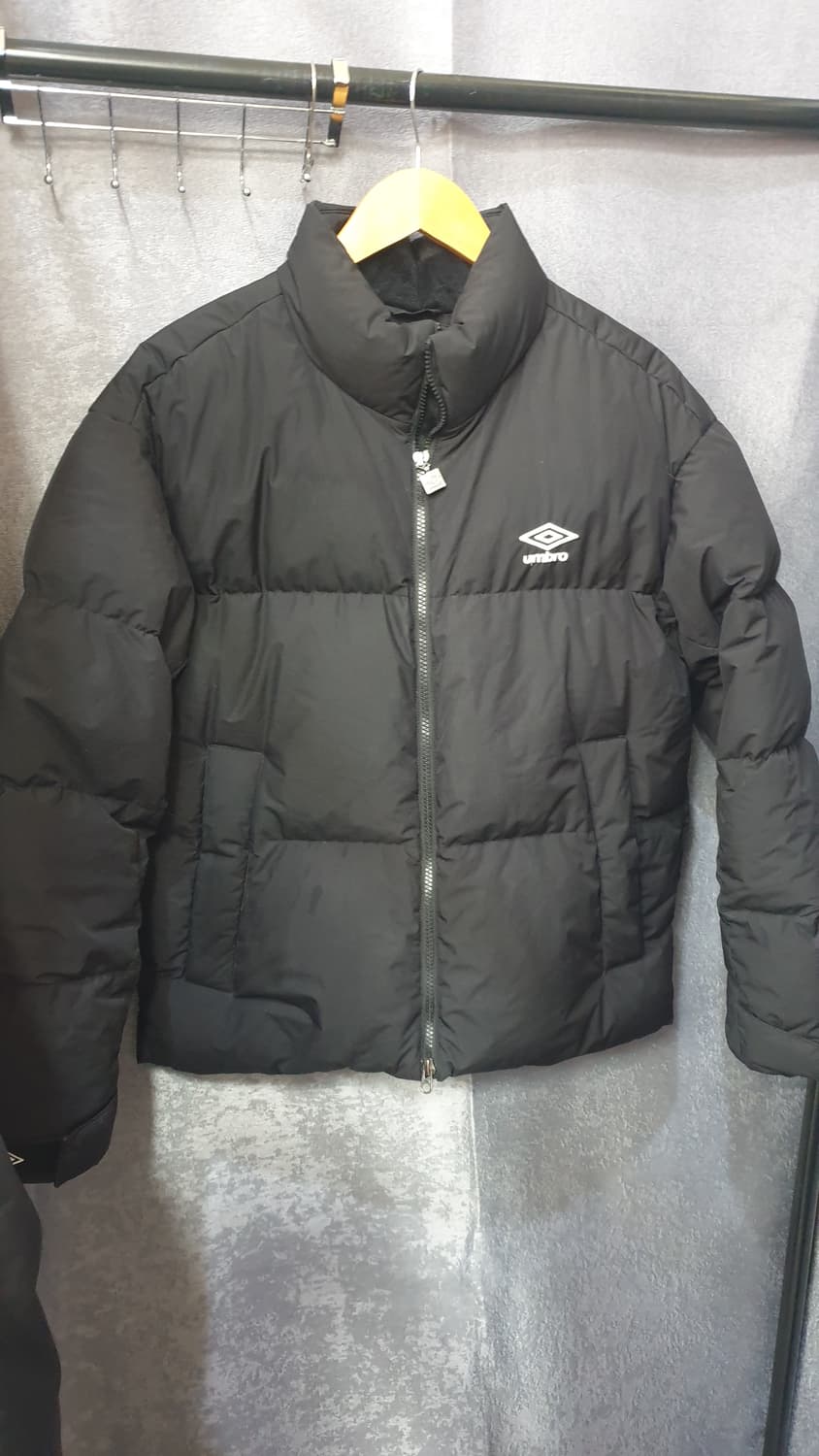 엄브로 블랙 숏패딩 90 사이즈 상품이미지1