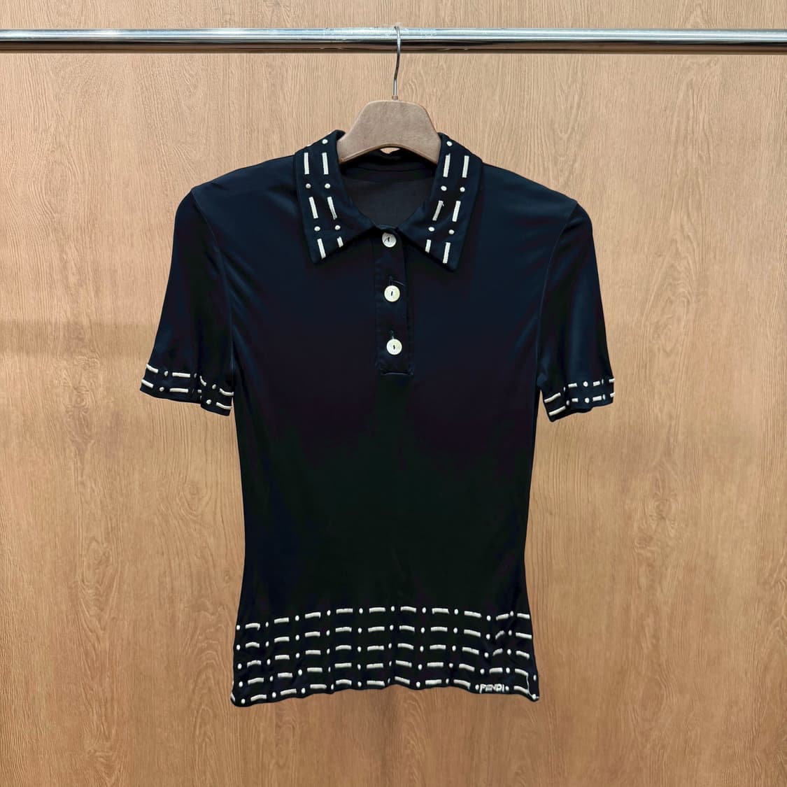 펜디 PK 반팔 티셔츠 자수 스티치 로고 디테일 슬림핏 블랙 상품이미지2