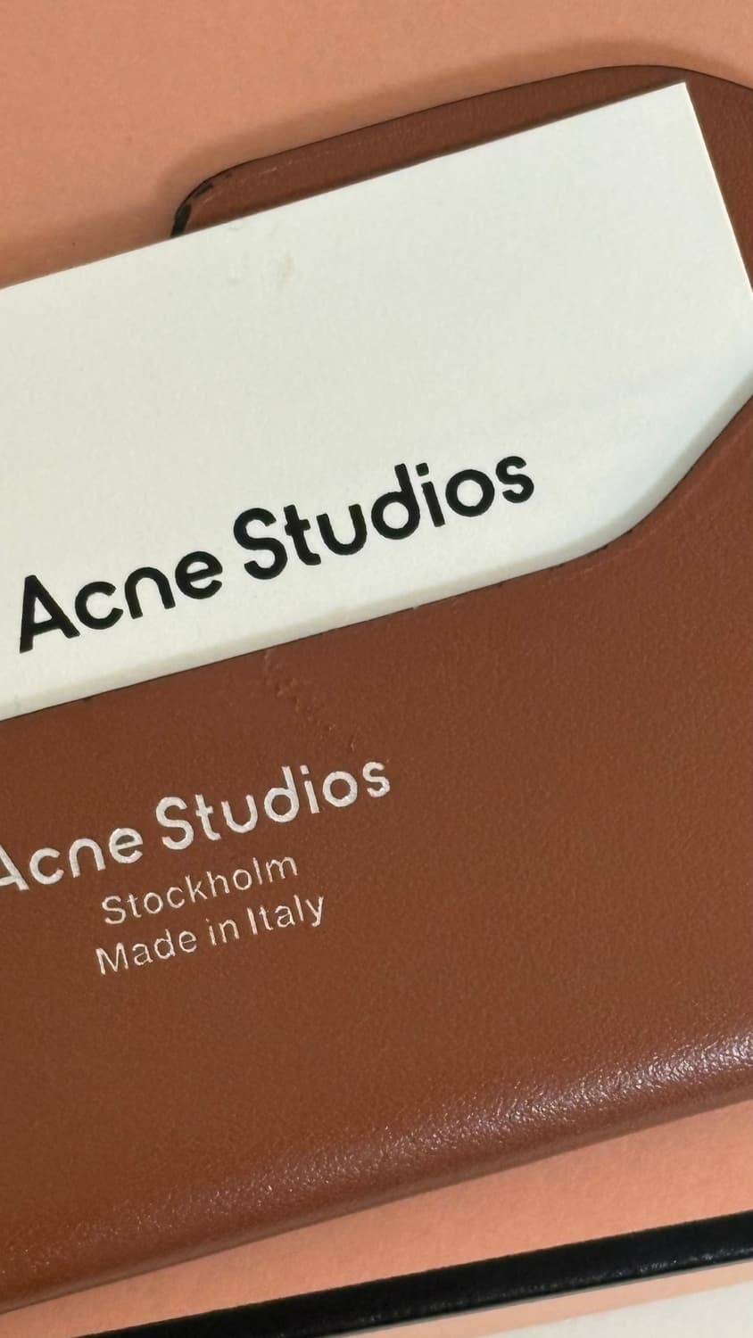 아크네스튜디오 카드홀더 상품이미지2