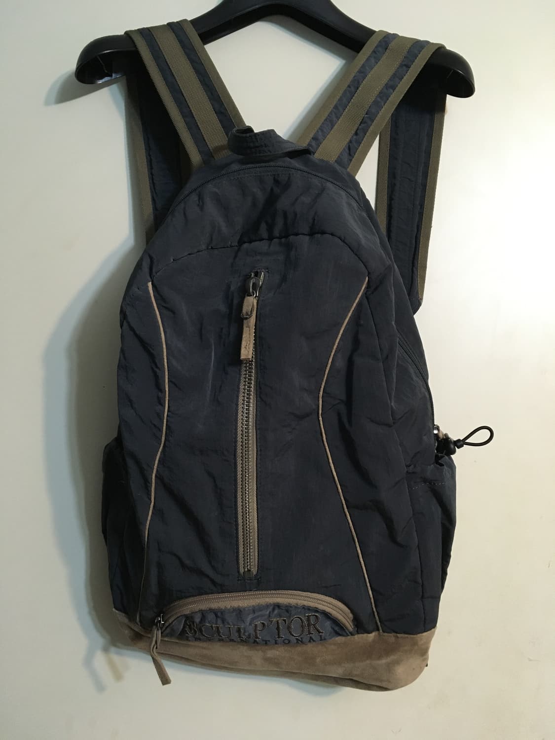 스컬프터 올드스쿨 슬라우치 백팩 차콜 상품이미지3