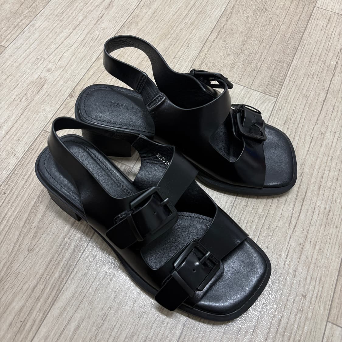 새상품 칼라거펠트 블랙 샌들 225 상품이미지6