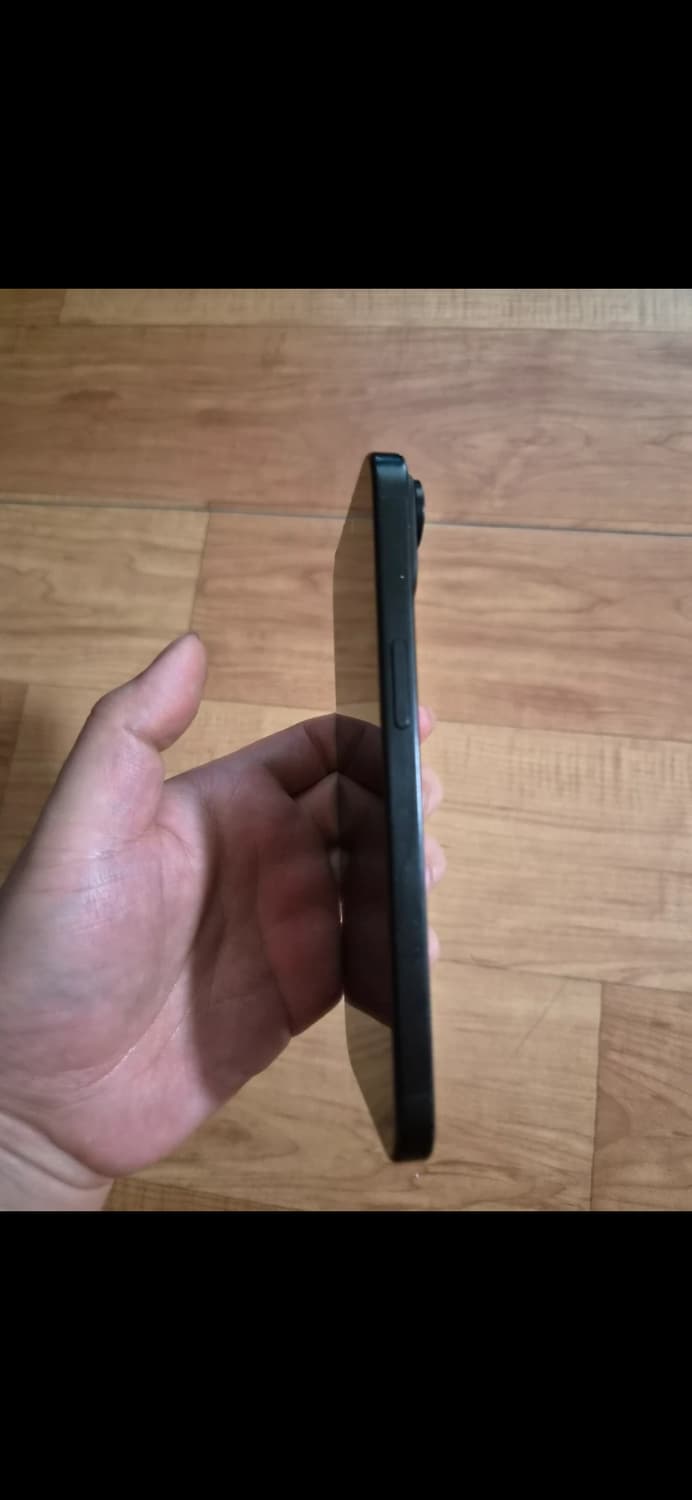 S 급 아이폰 15 블랙 128기가 상품이미지3