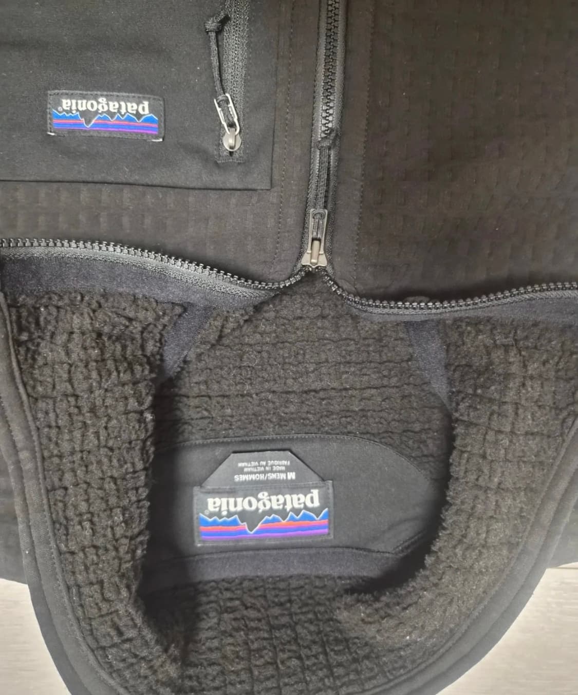 파타고니아 블랙 R2 자켓 M 사이즈  상태 9.0/10  하자 물론 없 상품이미지2