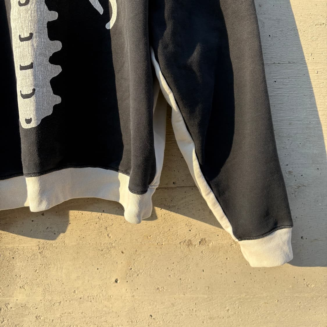 캐피탈 투톤 빅 플리스 스웻셔츠 키나리 블랙 상품이미지5