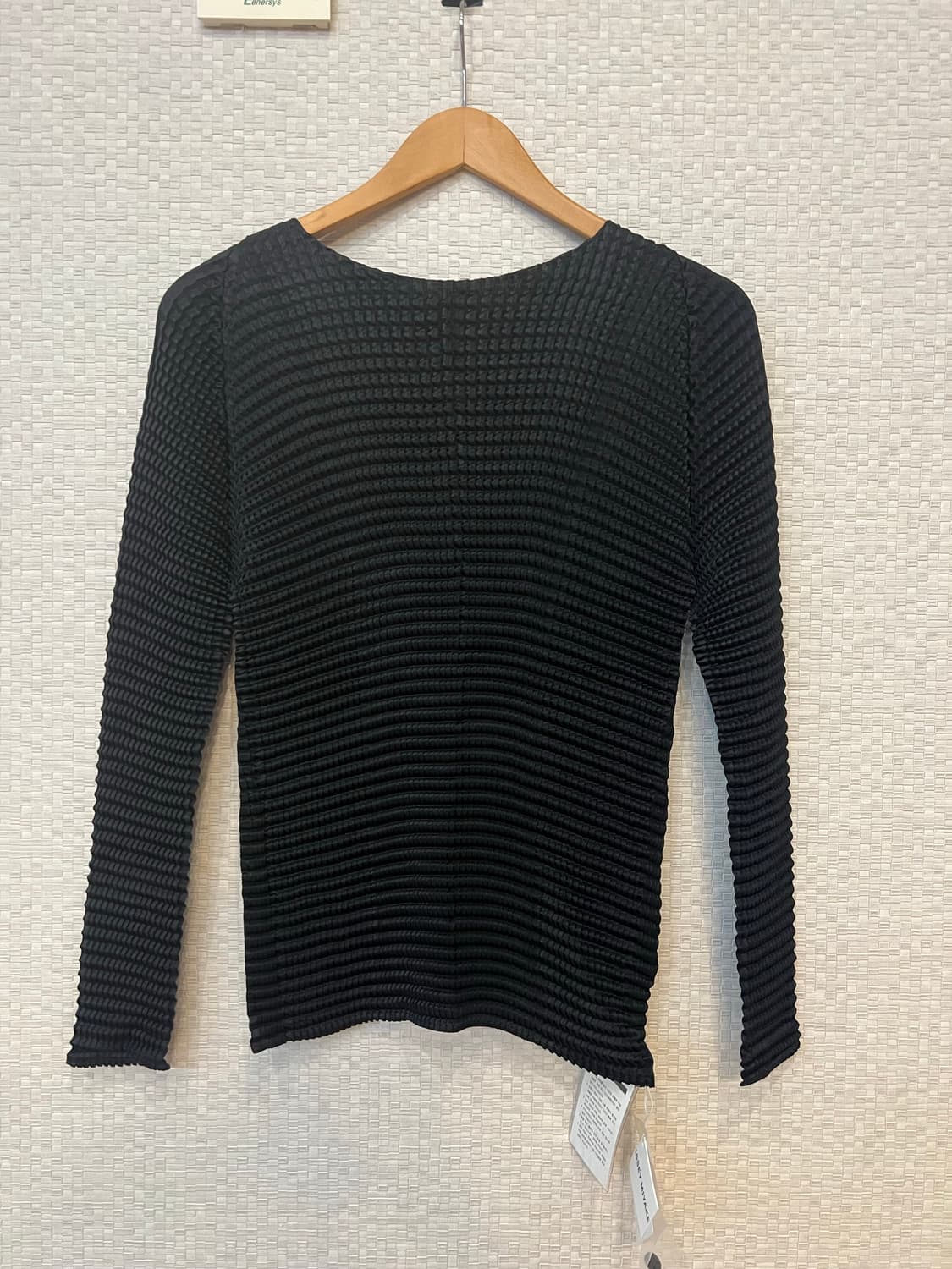 이세이미야케 스웨이드 라이크 라운드 긴팔 상품이미지1