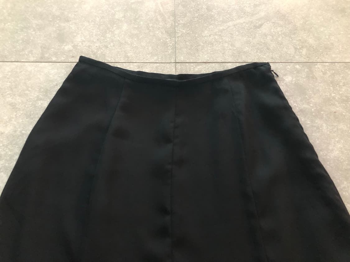 블랙 언발란스 프릴 롱스커트 상품이미지3