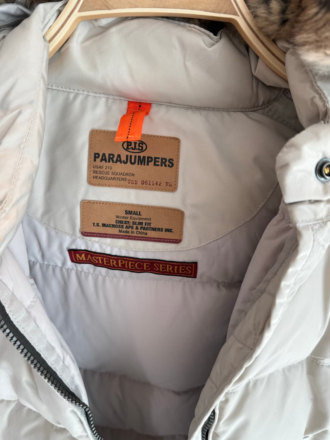 파라점퍼스 여성 화이트 롱패딩  상품이미지2