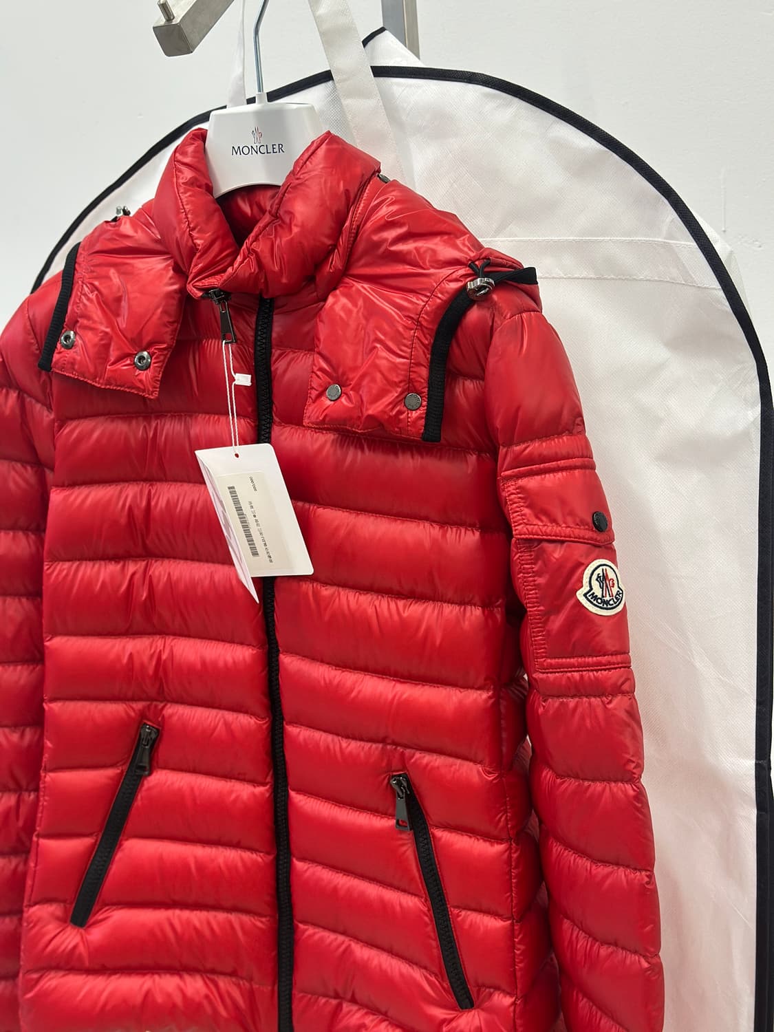 몽클레어 BLEU 레드 경량 후드 패딩  상품이미지5