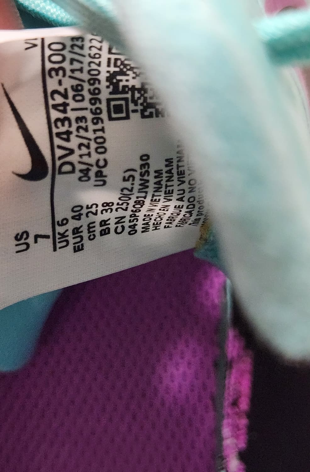 나이키 티엠포 레전드 10 아카데미 TF 풋살화 사이즈250

풋살화라  상품이미지10