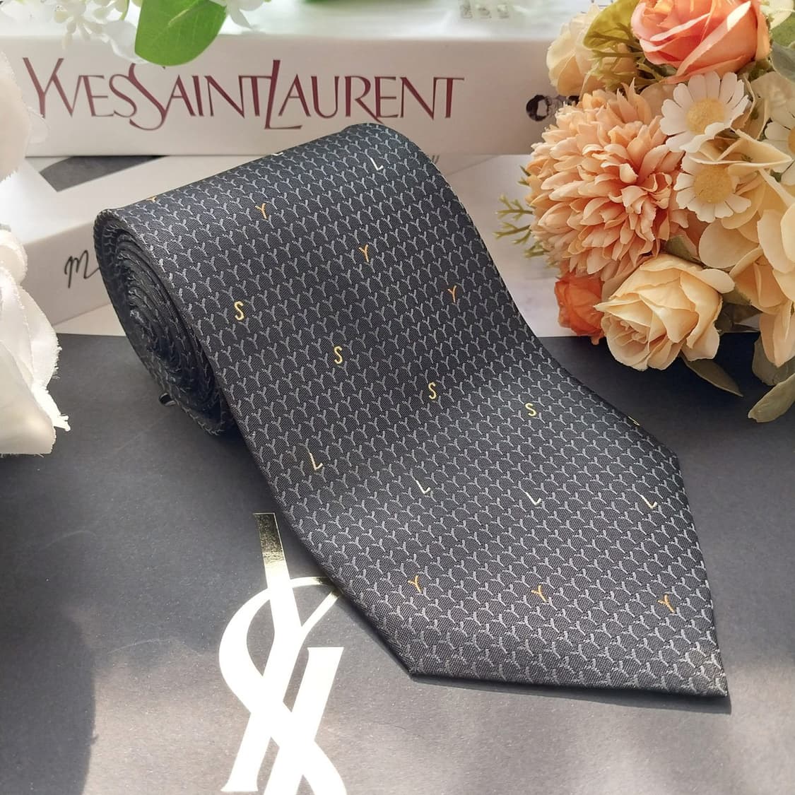 입생로랑 넥타이 블랙 이니셜 패턴 9.7cm A+등급 K2147 상품이미지3