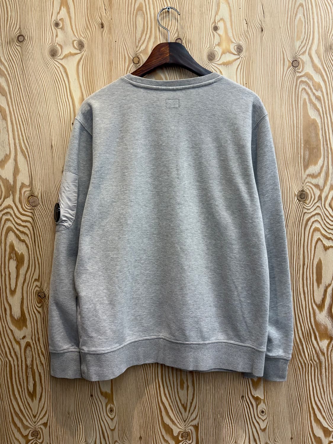 C.P 컴퍼니 렌즈 패치포켓 맨투맨 상품이미지4