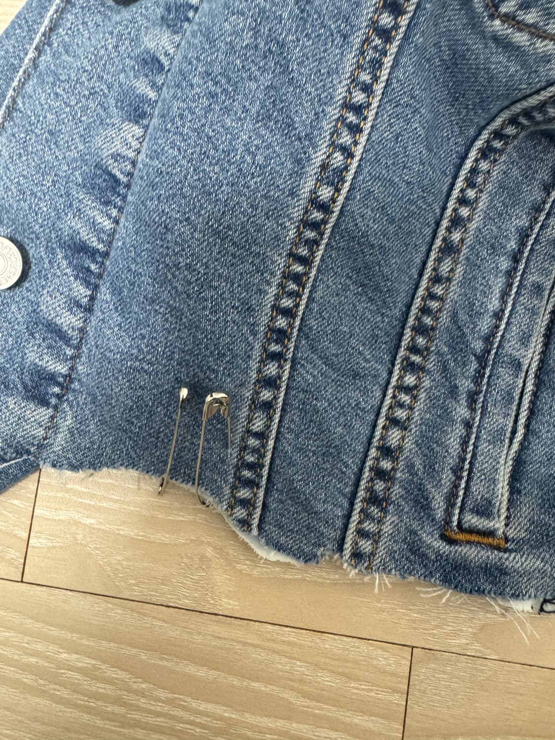 Levi’s 크롭 커스텀 데님 자켓(임채윤) 상품이미지5