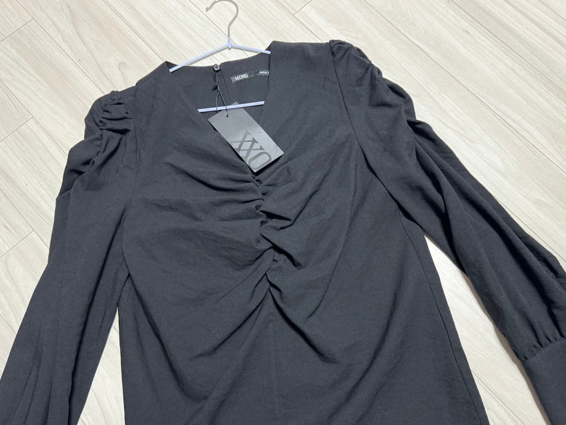 (택ㅇ, 새상품) 미쏘 브이넥 셔링 블라우스 상품이미지3