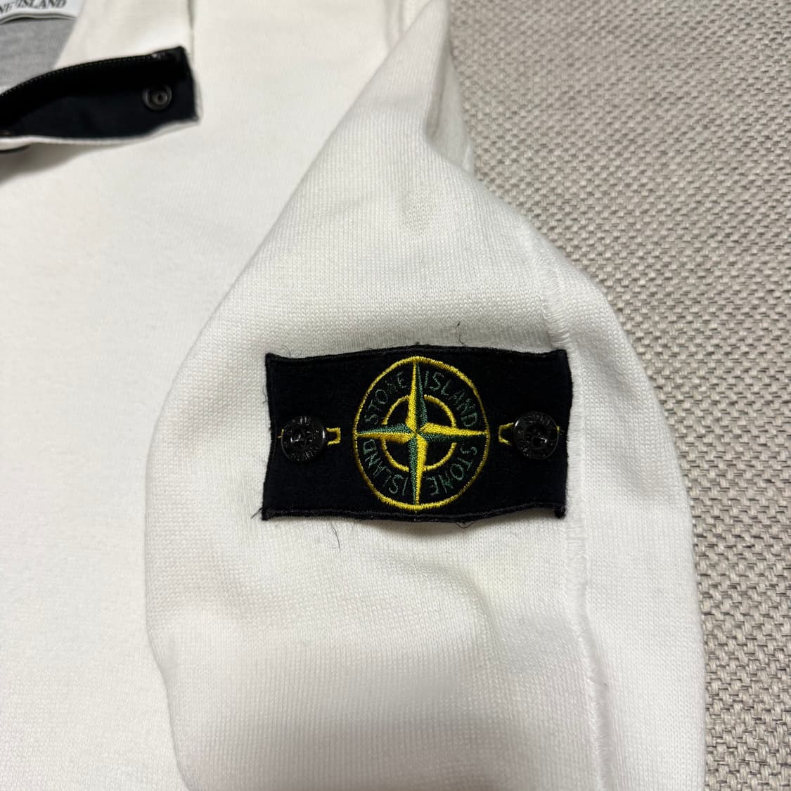 스톤아일랜드 하프버튼 집업 와펜 니트 상품이미지4