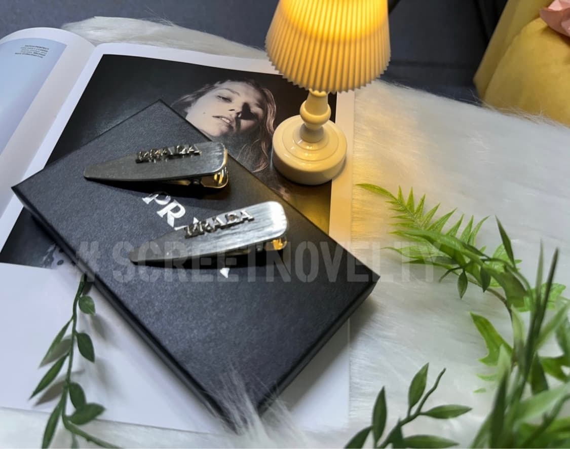 프라다 실버 헤어핀 (개당가격) 상품이미지1