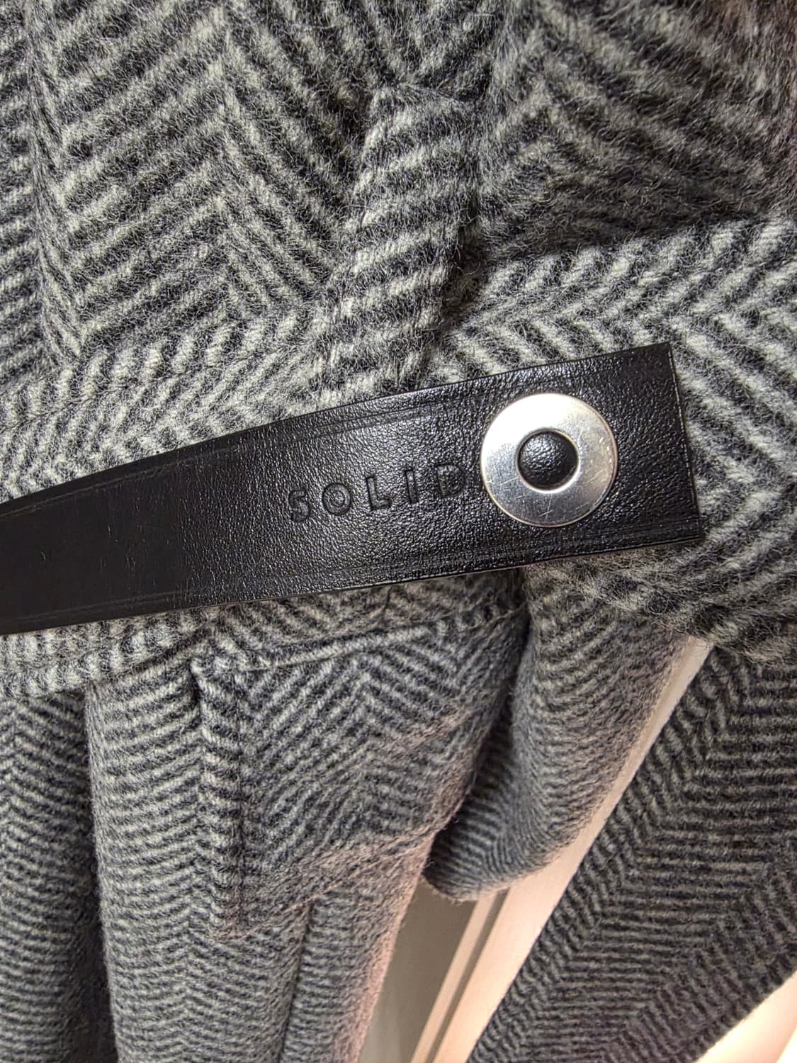 솔리드옴므 발마칸 헤링본 코트 (메인 컬렉션 제품) 상품이미지4