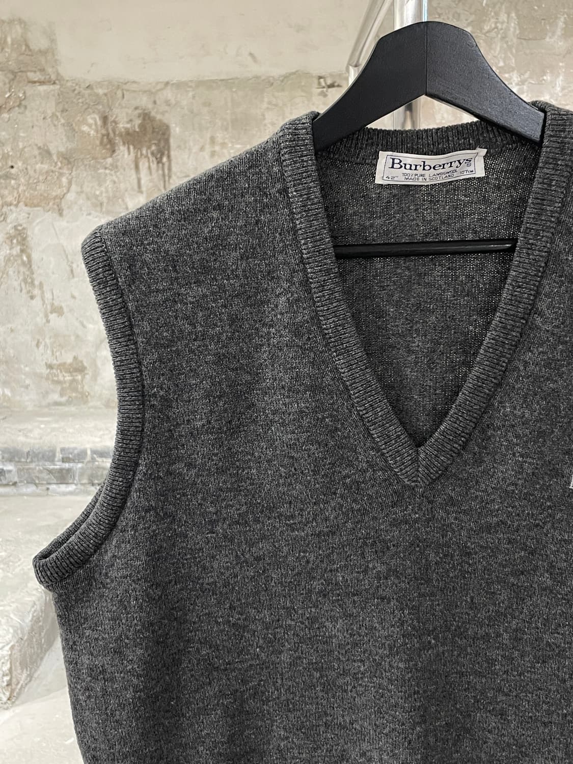 버버리 멜란지 그레이 기마로고 V넥 울 베스트 상품이미지2