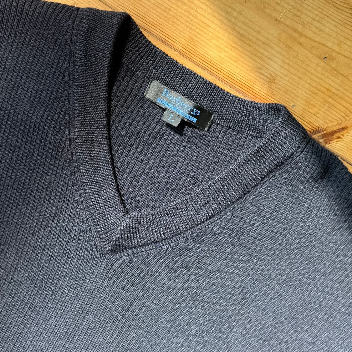 90‘s 버버리 블루라벨 울 브이넥 니트 상품이미지3