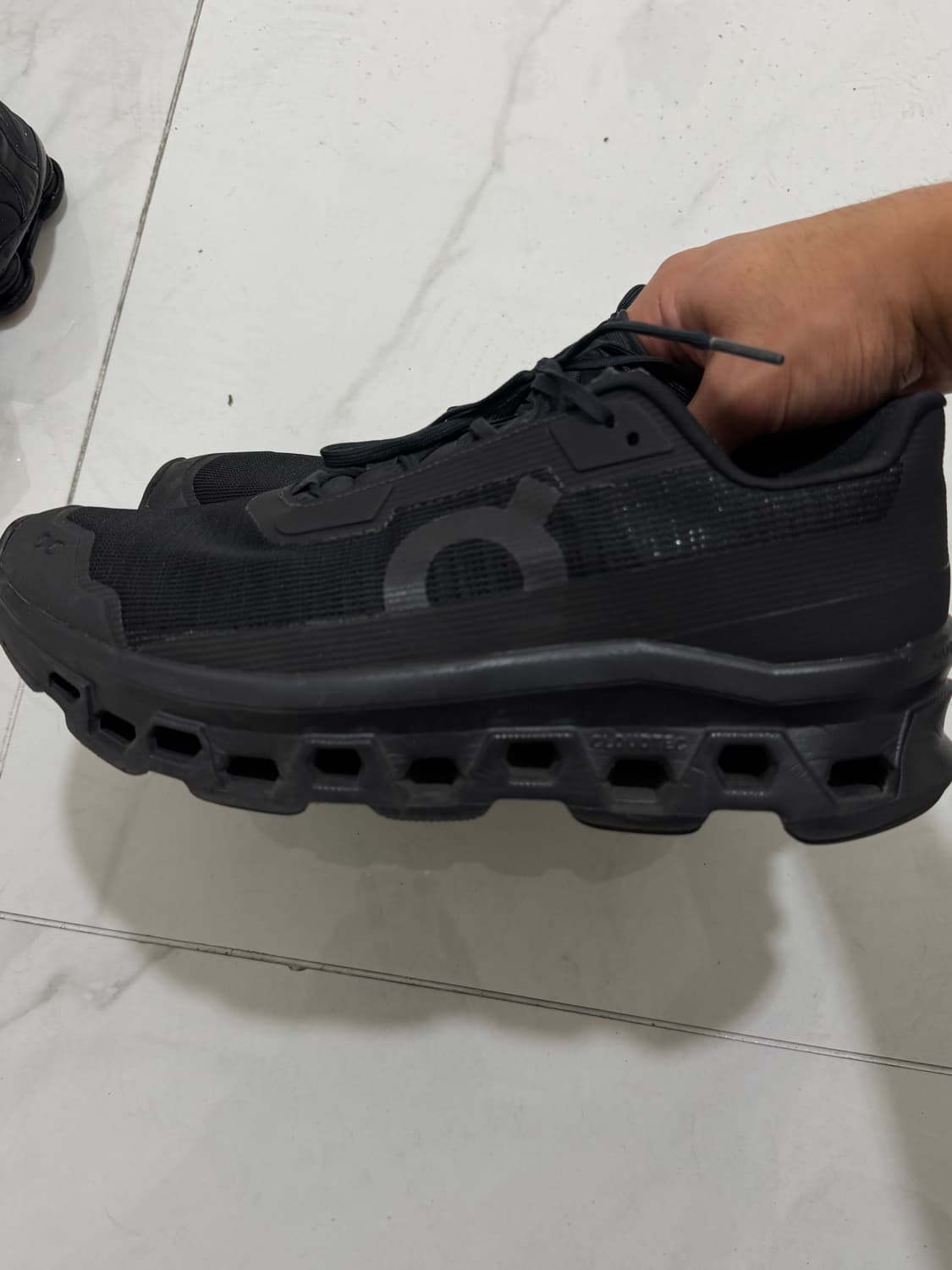 온러닝 클라우드몬스터 보이드 블랙 EU44 KR280 상품이미지2