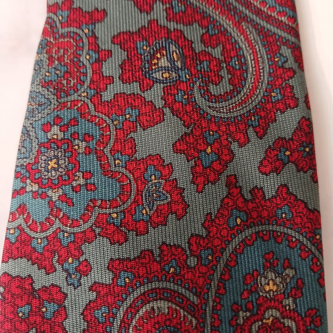 버버리 실크 카키&레드 페이즐리 넥타이 9.1cm A등급 A19360
 상품이미지8