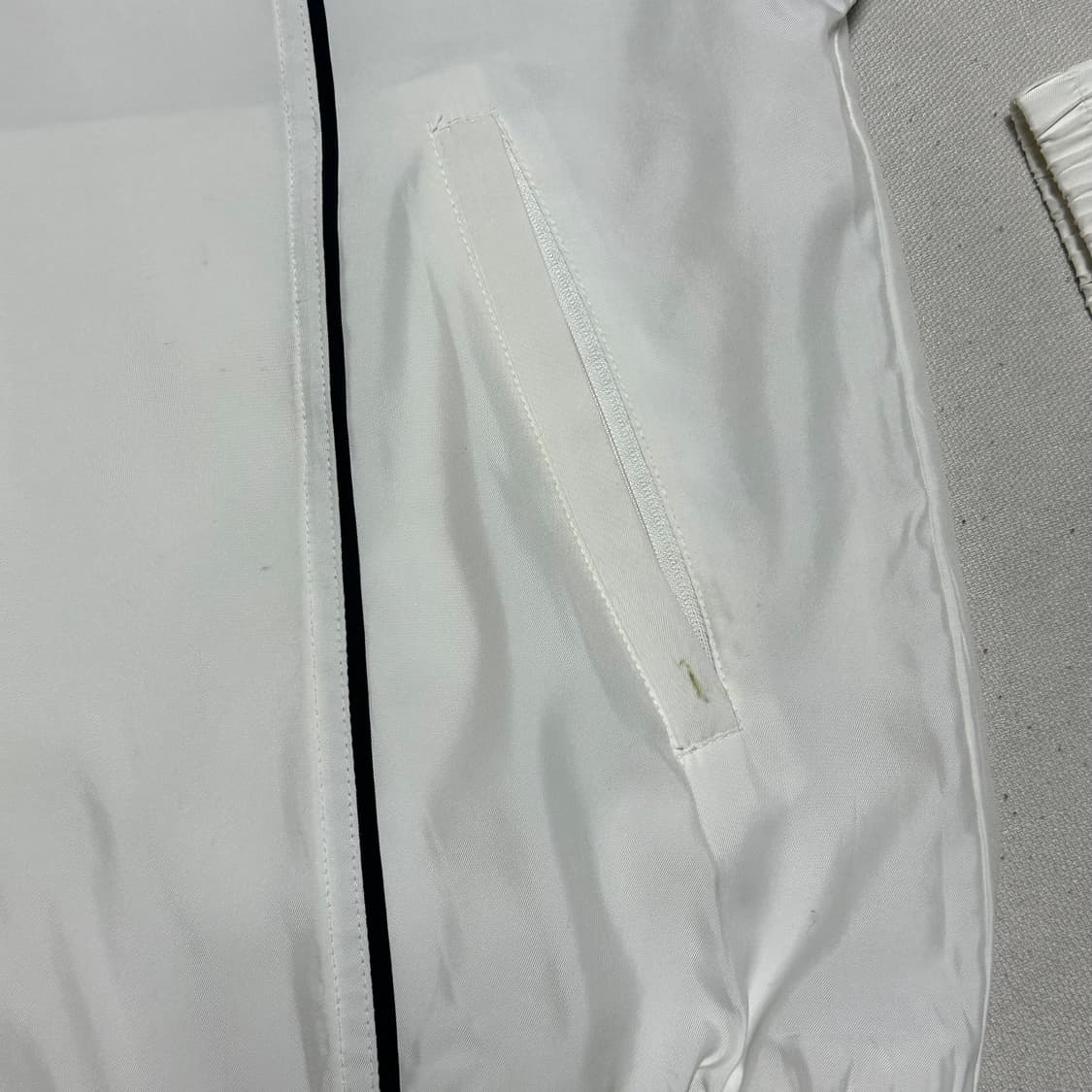 95 아디다스 첼시 화이트 블랙 파이핑 바람막이 상품이미지6