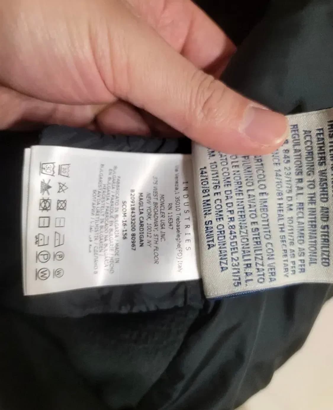 몽클레어 후드 패딩 L 사이즈 하자전혀 없습니다 좋은가격에 판매해요 상품이미지5