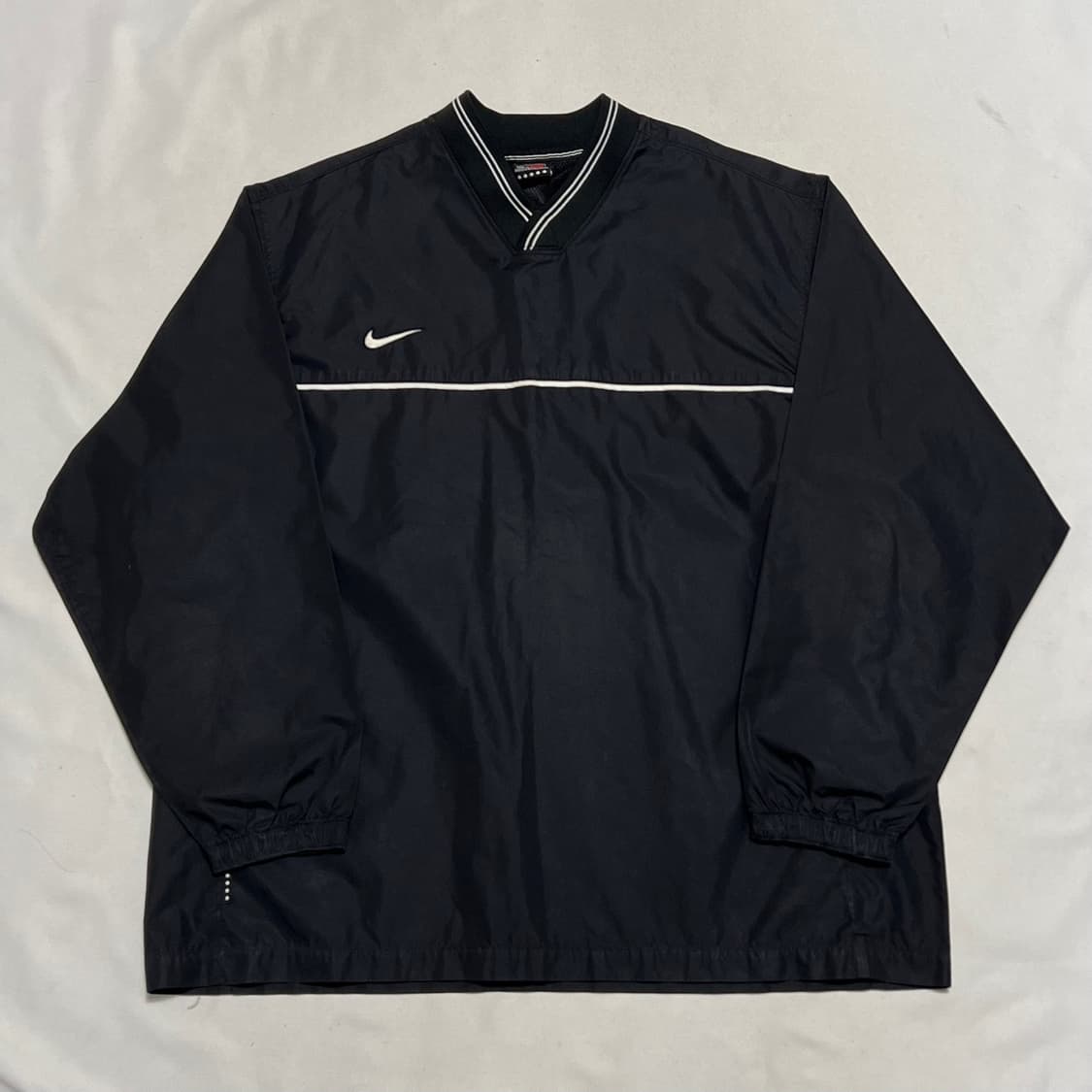 L 나이키 스우시 미들라인 브이넥 웜업 상품이미지2