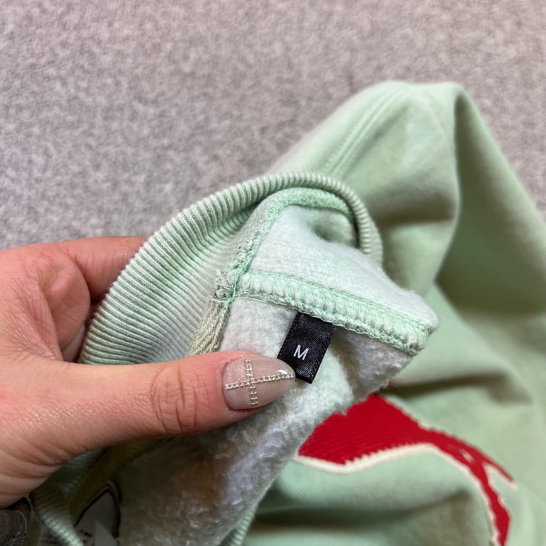 AMI 아미 인타르시아 하트와펜 맨투맨 상품이미지4